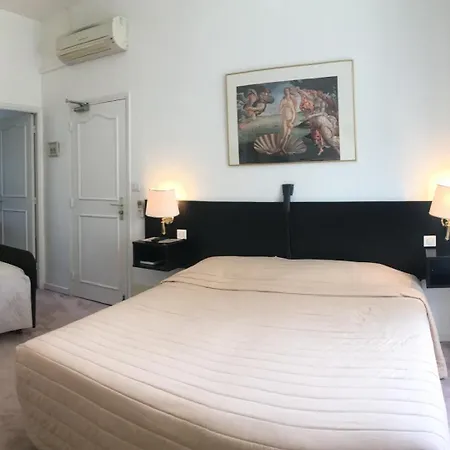 Готель Des Mimosas