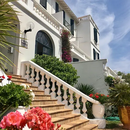 Des Mimosas Жюан-ле-Пен