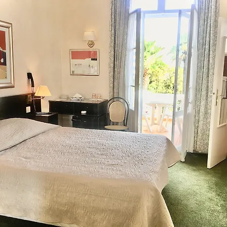 Готель Des Mimosas Жюан-ле-Пен