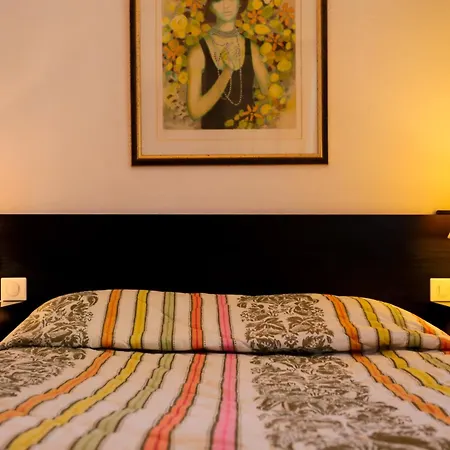 Hotell Des Mimosas Juan-les-Pins