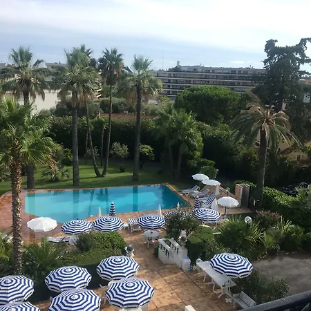 德米莫萨酒店 3*