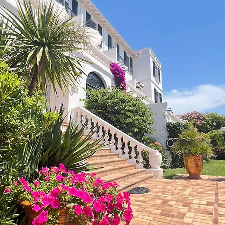 Otel Des Mimosas 3*