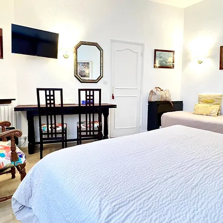 Des Mimosas Hotel 3*