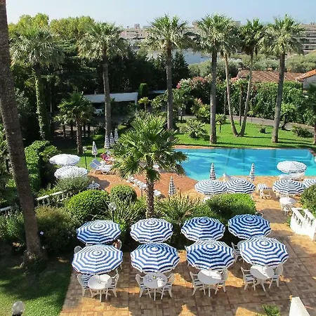 德米莫萨酒店 3*